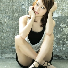 Rina Uchiyama - Picture 1