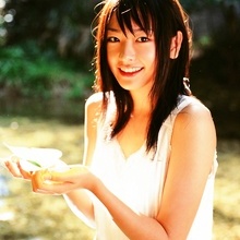Yui Aragaki - Picture 1